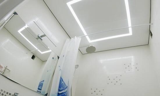 Светополосы на натяжном потолке 3 кв.м. - Ванная - Миоры